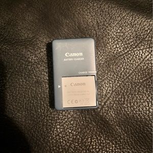 Canon original battery / charger
